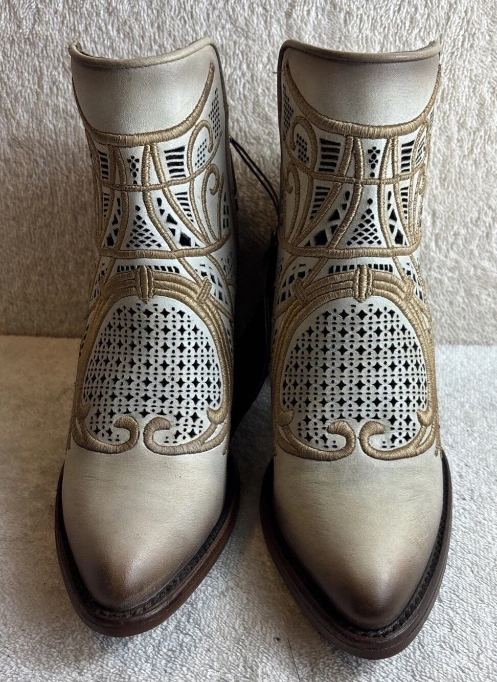 Cuadra Women’s Beige Leather Ankle Bootie Western Embroidered Size 6.5 M 99764